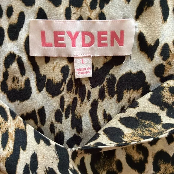 Leyden Leopard Print Sleeveless Top - Picture 2 of 3